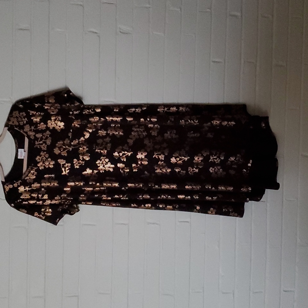 LulaRoe Carly black and bronze metallic print.